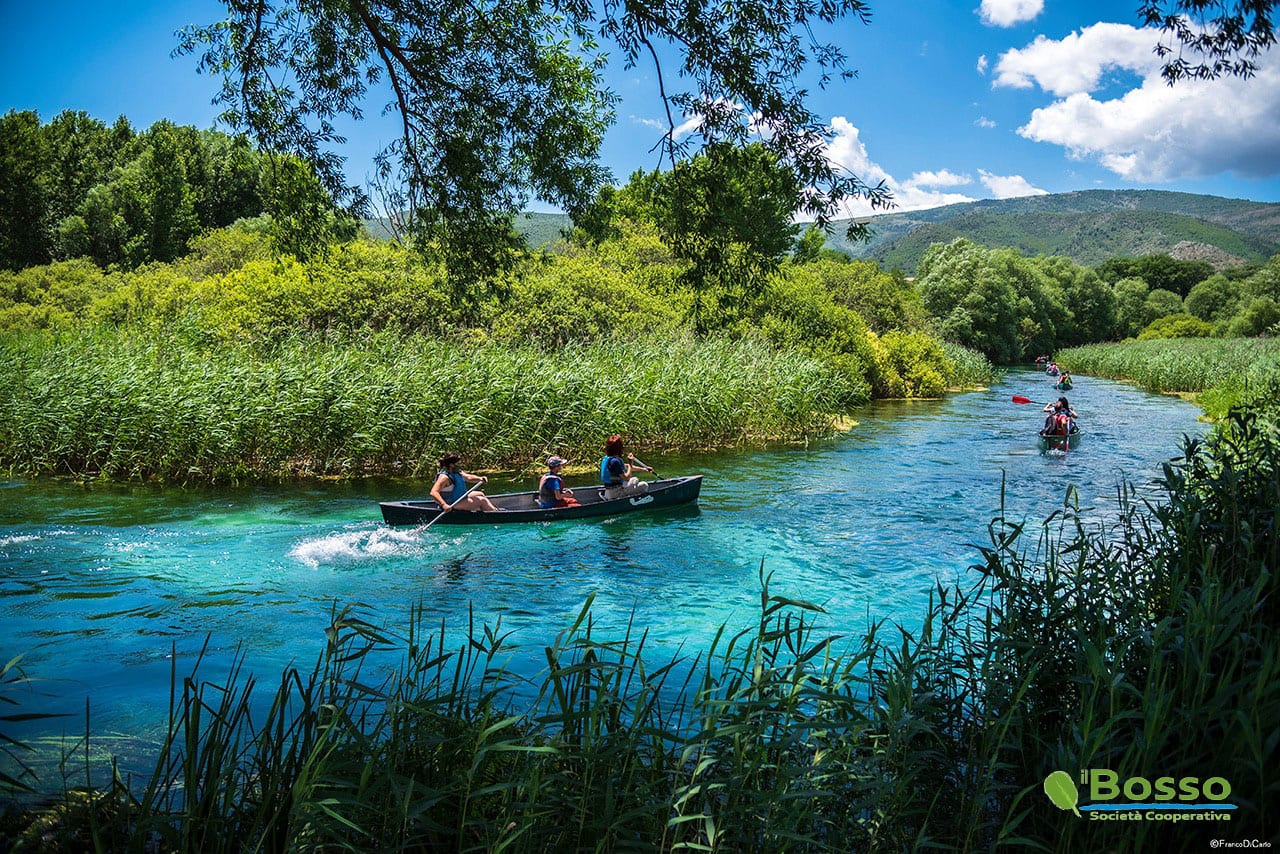 Canoa Sul Fiume Tirino Abruzzo Il Bosso