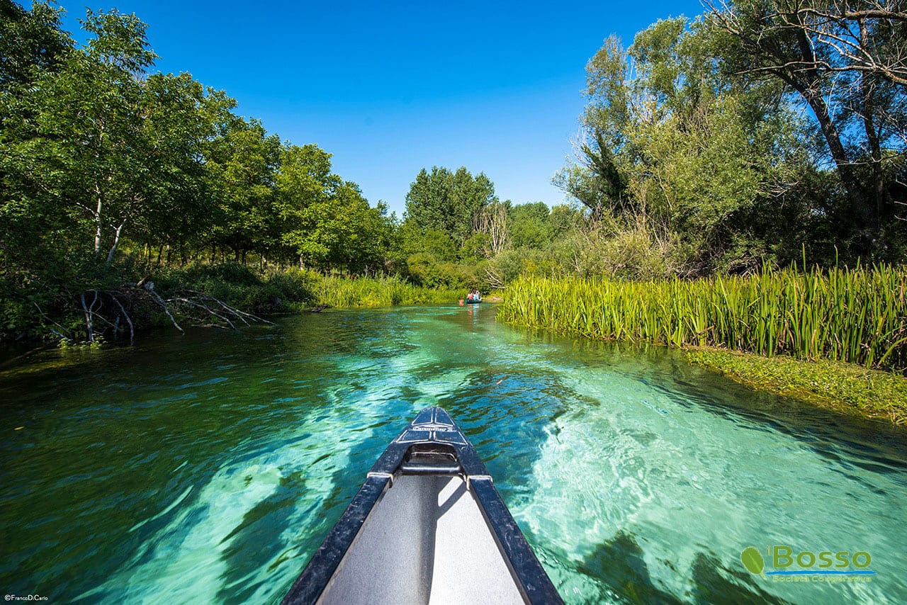 Canoa Sul Fiume Tirino Abruzzo Il Bosso