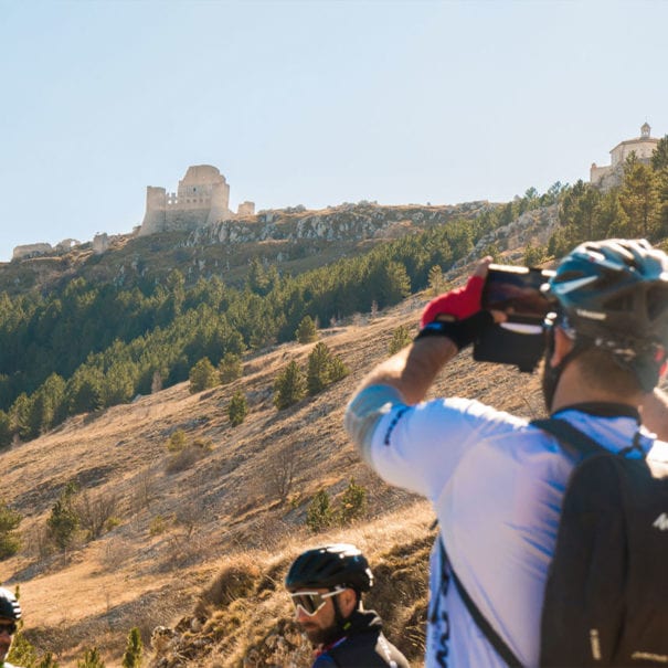 tour abruzzo bici