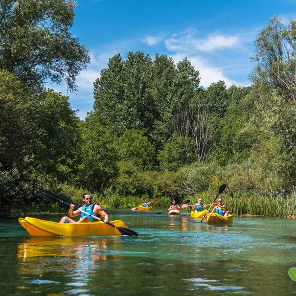 Canoa Sul Fiume Tirino Abruzzo Il Bosso