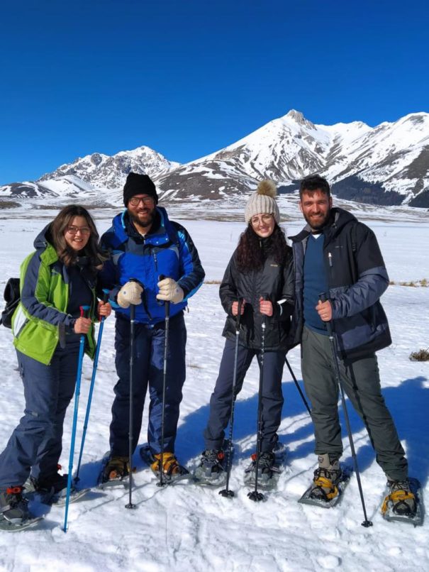 ciaspolata-gran-sasso2-605x806