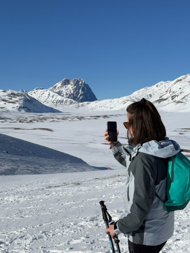 foto-al-gran-sasso-con-neve-605x806